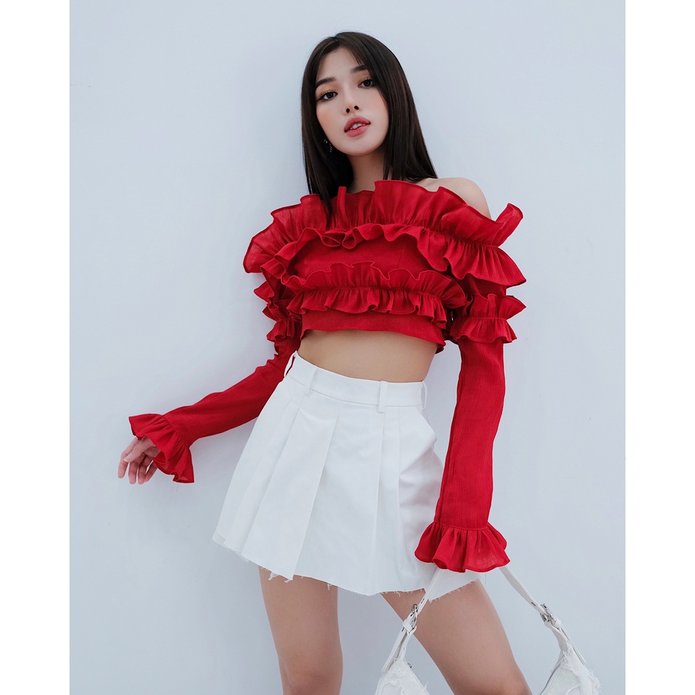 Áo croptop SheByShj trễ vai tay dài phối bèo màu đỏ - Ruby Top