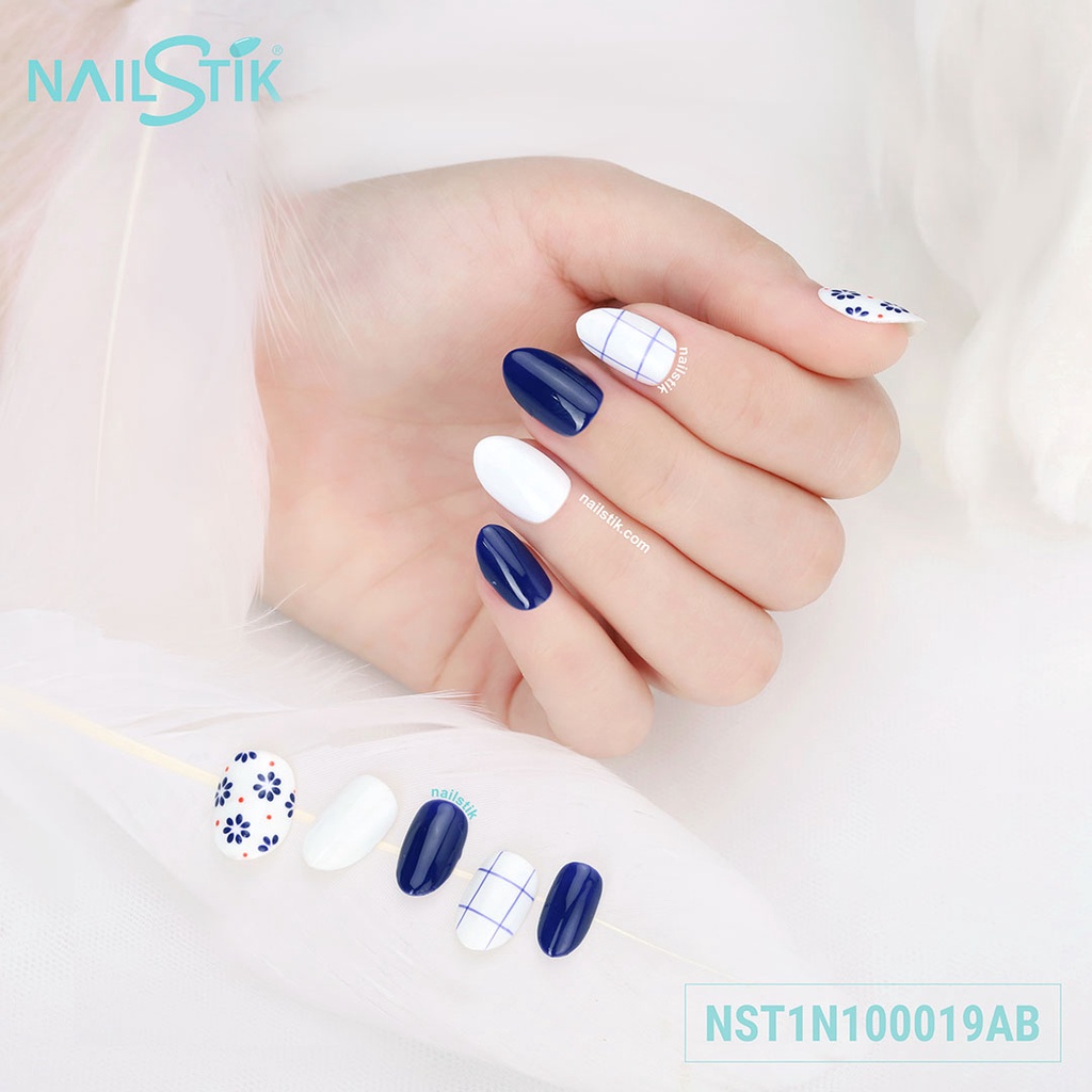 Móng úp thiết kế by NAILSTIK, màu xanh dương đậm, form móng bầu, ngắn/dài, 019