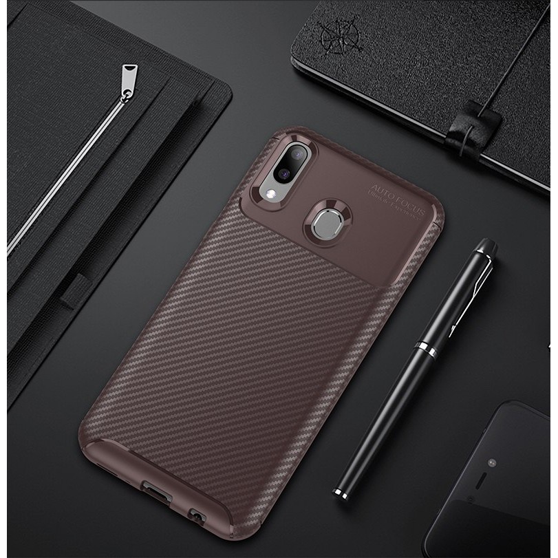 Case huawei y9 2019 cao su đúc vân carbon nâu