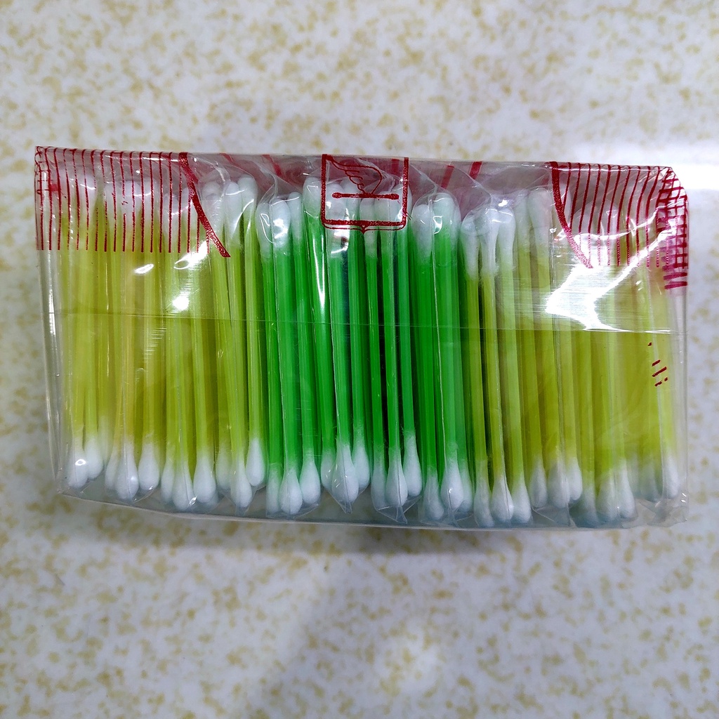 1 lốc gồm 12 gói tăm bông rái tai đủ màu