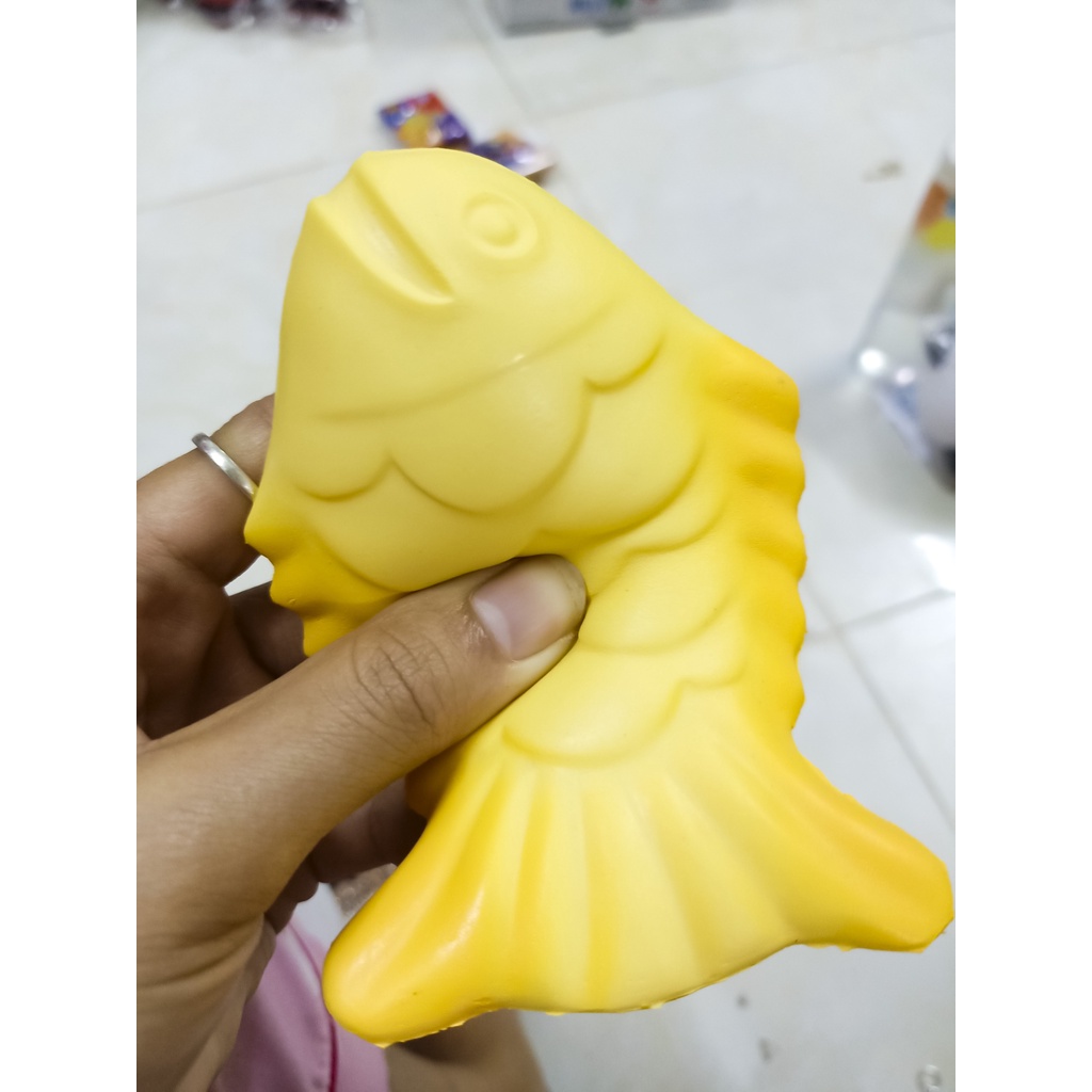 Squishy Lớn JUMBO Hình con cá chép vàng Đồ Chơi Xốp Giảm Stress Hình mềm mịn dễ Thương đàn hồi Cho Bé