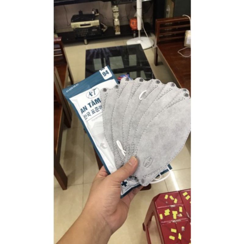 1 thùng khẩu trang kháng khuẩn KF94 An Tâm