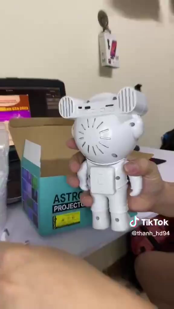 Đèn Phi Hành Gia Có Loa Bluetooth Chiếu Sao Mây Trăng Đèn Ngủ Phi Hành Gia Để Bàn Đèn Led Trang Trí | BigBuy360 - bigbuy360.vn