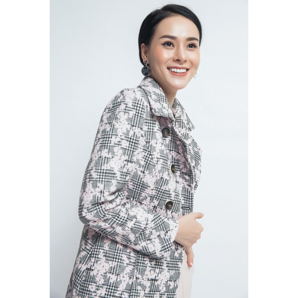 Áo khoác nữ cổ 2 ve dáng dài họa tiết kẻ IVY moda MS 71M3882