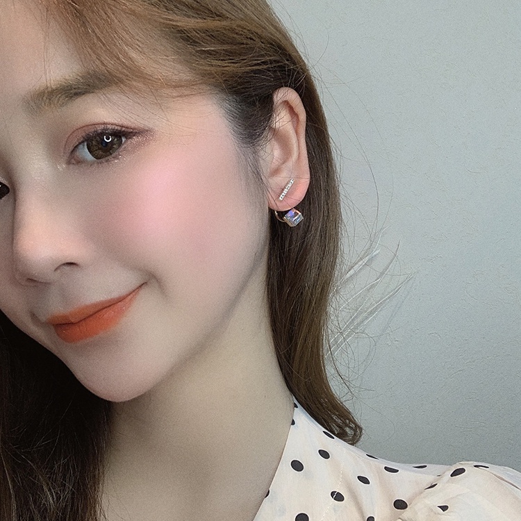 Bông Tai Hình Tam Giác Đính Đá Lấp Lánh Phong Cách Hàn Quốc