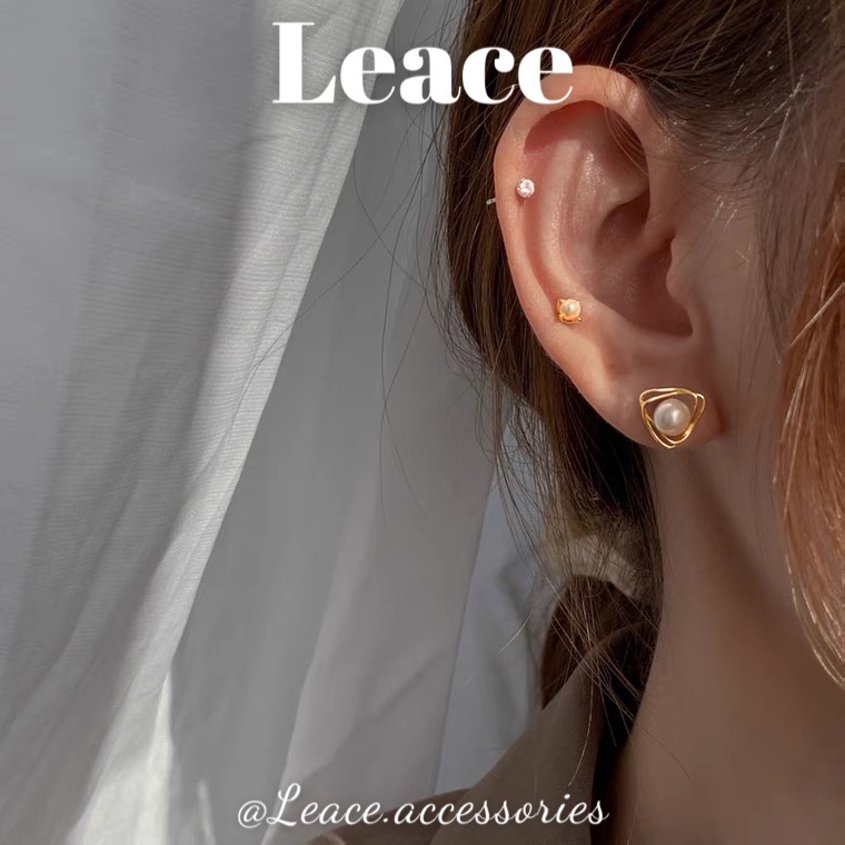 Bông tai khuyên tai tam giác rỗng đính ngọc ER015 Leace.accessories