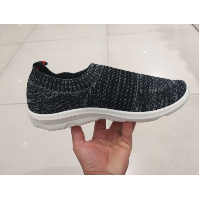 Giày anh khoa _ Giày slip on giá rẻ. Giày Anh Khoa đồng hành cùng bạn trên mọi con đường bạn đi