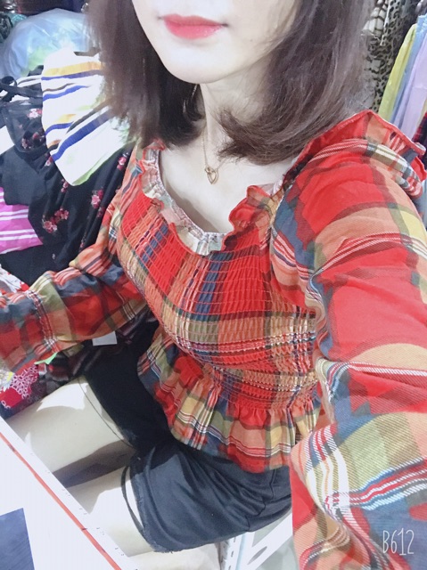 Áo croptop Bẹt Vai Tay Loe Xuất Xịn