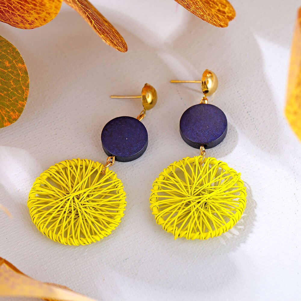 Khuyên tai dáng dài mặt hình tròn đan chéo phong cách bohomian