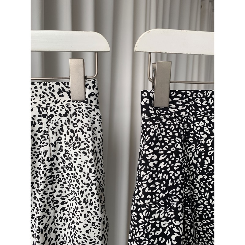 Chân váy dáng dài da beo lưng thun xẻ trước - V692 | BigBuy360 - bigbuy360.vn