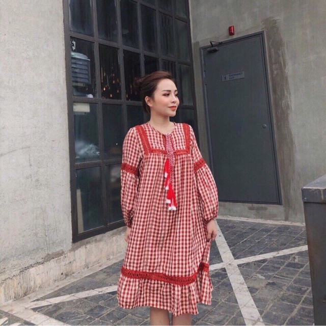 Đầm caro thêu