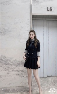 Áo khoác cổ ren tay ren