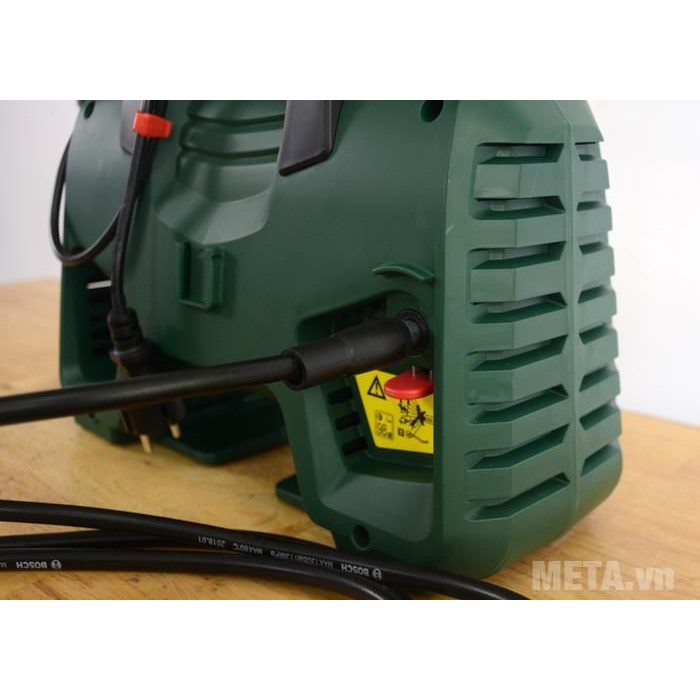 Máy rửa xe Bosch EasyAquatak 110