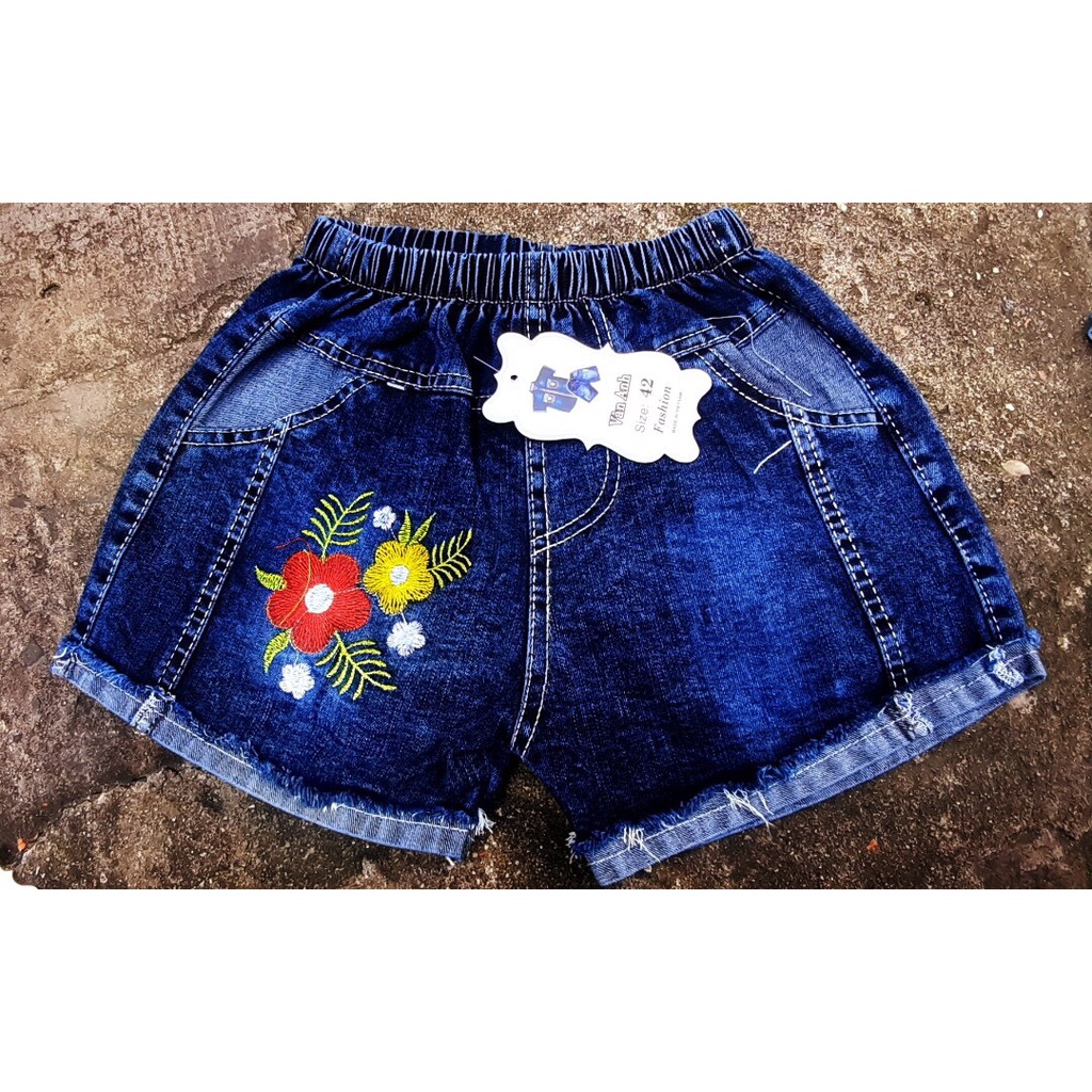 Quần đùi jean bé gái thêu hình ngộ nghĩnh size 15-25kg