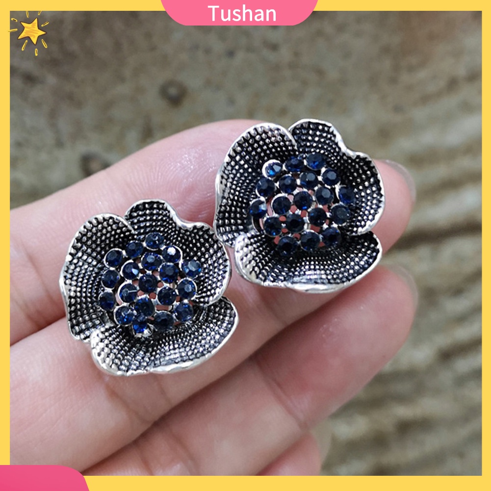 Khuyên tai hoa hồng đính đá phong cách vintage