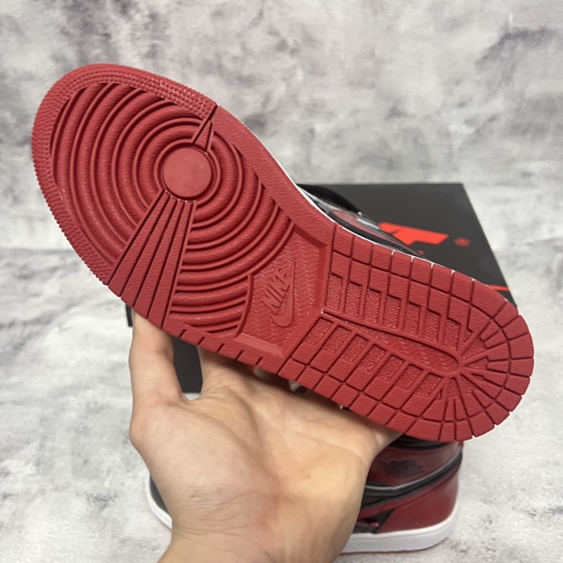 [KELLY SNEAKERS] Giày Sneaker Jordan 1 High Retro Patent Bred Holiday 2021 - Bản Cao Cấp(Ảnh Thật + Hàng Sẵn)