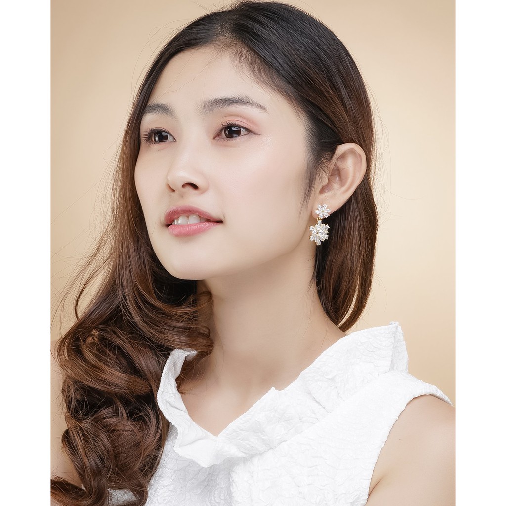Bông tai nữ UHA mạ vàng 18K , đính kim cương nhân tạo B1049154-145