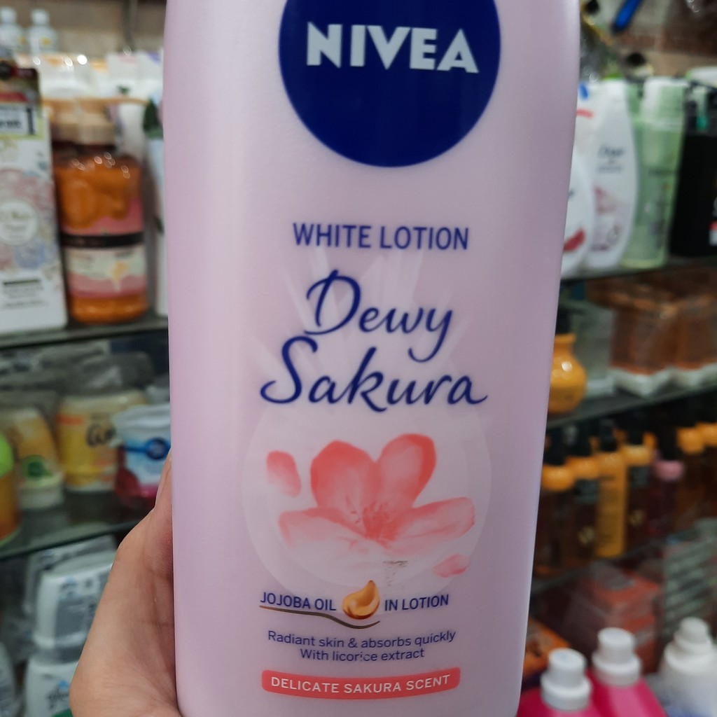 Sữa Dưỡng Thể Nivea Lotion Dewy Sakura & Oil Dưỡng Trắng Từ Dầu Jojoba 350ml