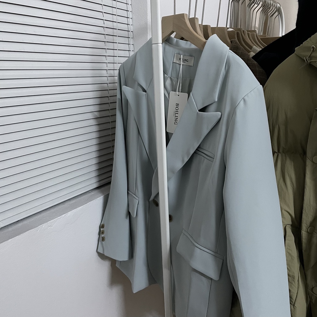 Áo blazer hai lớp túi nắp cúc chéo tay có độn vai mỏng 266