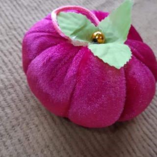 Đệm ghim kim hình trái bí đỏ | Sỉ &amp; Lẻ | Tiệm may Bí Ngô