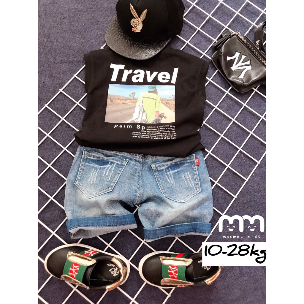 Quần áo trẻ em Mocmoc Kids  - Sets quần jeans co giãn và áo thun cotton phong cách in Travel cho bé trai từ 10-28kg