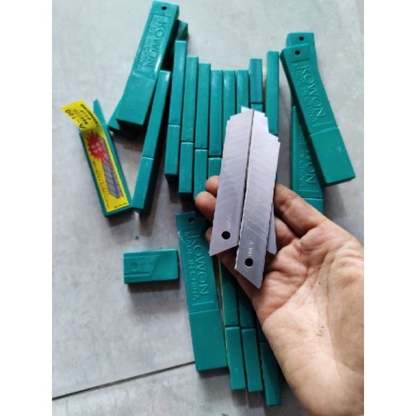 Hộp 10 lưỡi dao rọc giấy lớn