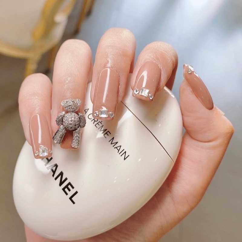 Nailbox Nuna móng úp thiết kế móng tay đính gấu đá inbox tư vấn