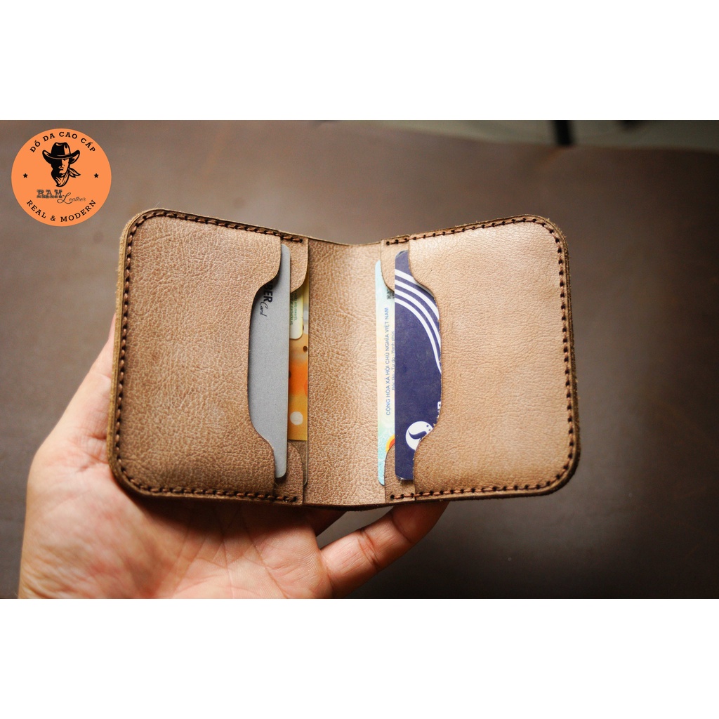 Ví nam da bò trống đồng vân hạt màu nâu sáng dáng đứng - RAM Leather