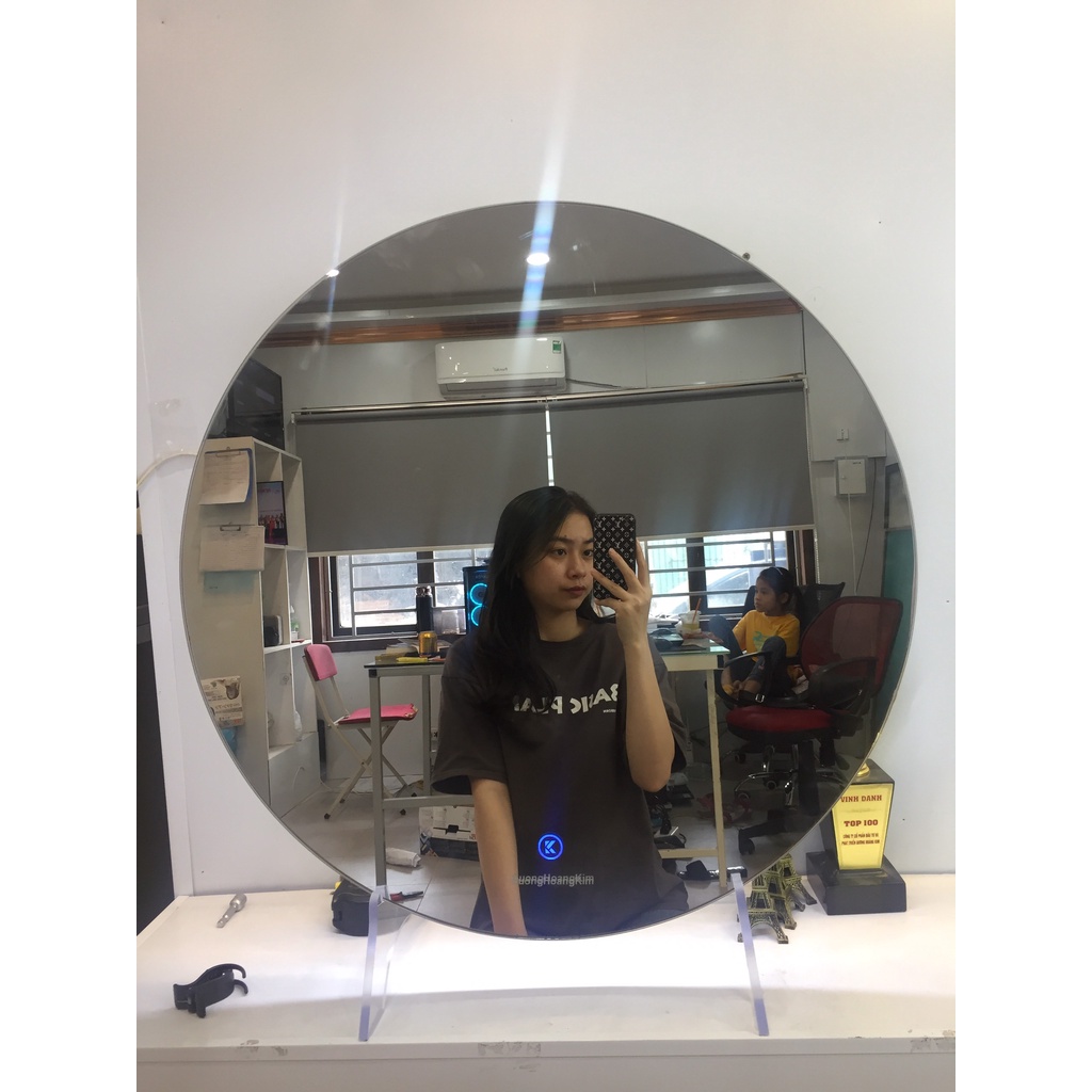 Gương tròn có đế ,thiết kế cảm ứng trên mặt gương đèn led đổi 3 màu mẫu led hậu makeup decor kích thước D40cm Mirror