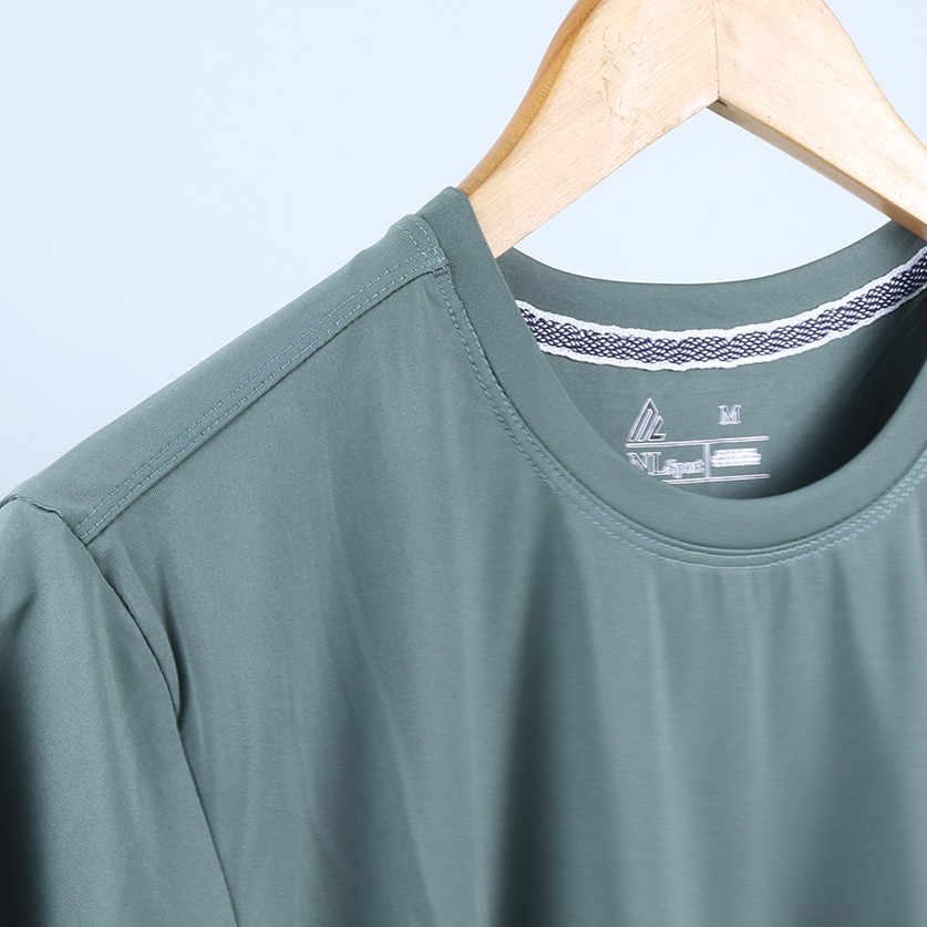 Áo phông nam cổ tròn - cổ tim form rộng | BigBuy360 - bigbuy360.vn