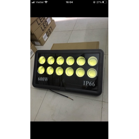 Đèn pha Cốc ngoài trời 600w IP66 Đèn pha LED 600W Mắt Cốc
