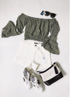 quần short trắng đen