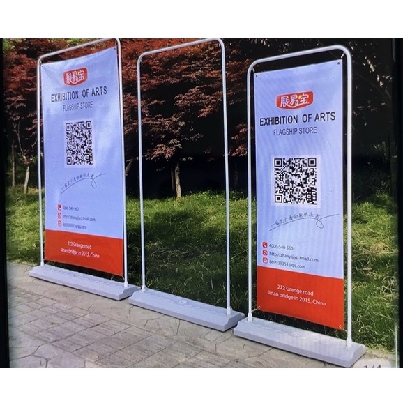 Standee kiểu cửa đế nhựa, Standee cản gió, đế hộp chứa được nước&cát khung treo hình ảnh kiểu cửa