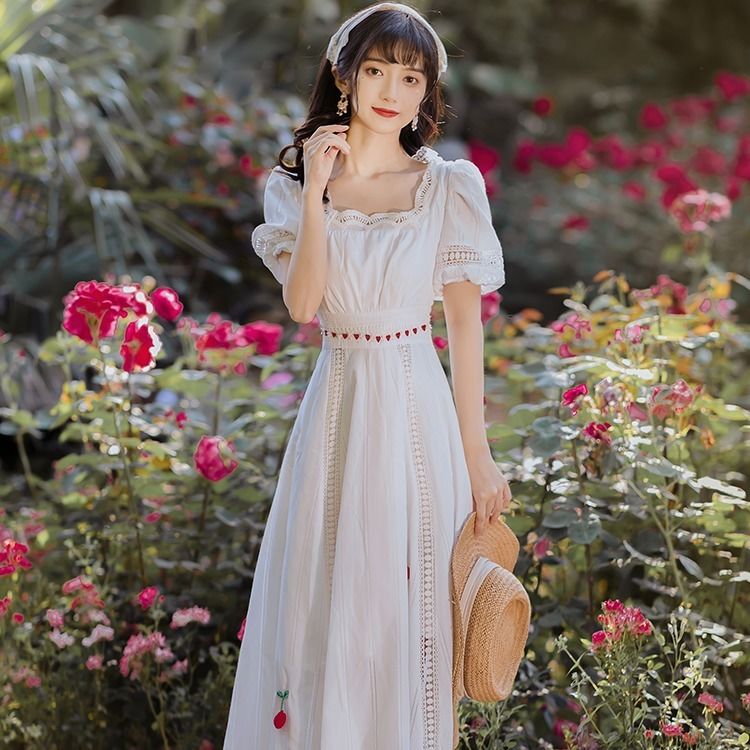 Đầm midi tay ngắn thêu hoạ tiết quả anh đào thanh lịch cho nữ