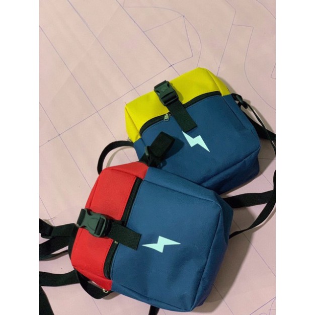 Túi Đeo Chéo Tia Chóp