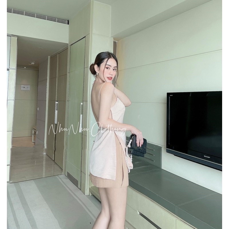 Áo hay dây hở lưng