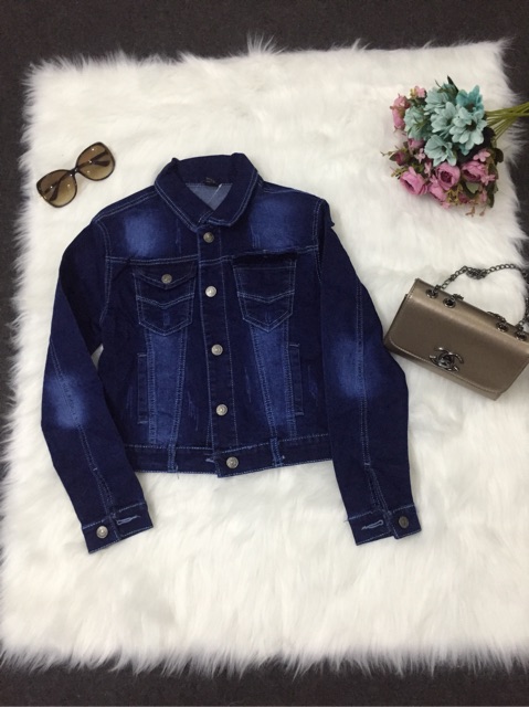 Áo khoác Jean thêu hoa