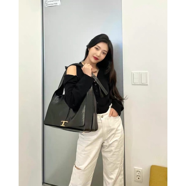 Áo len khoét vai đen giống Joy RED VELVET, Ju Seok Kyung Han Ji Hyun PENTHOUSE, Seunghee OH MY GIRL