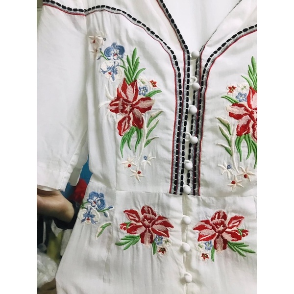 Siêu phẩm đầm thêu chất mát lạnh new 98%