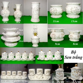 bình hoa thờ cúng hoa sen trắng