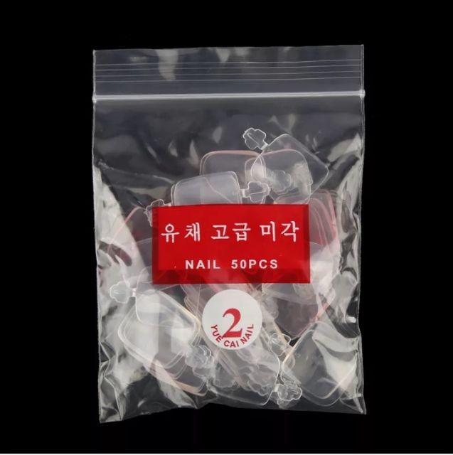 Móng chân giả trong