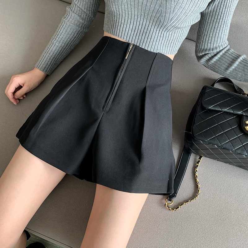 Quần Short Nữ Lưng Cao Khoá Giữa Cá Tính