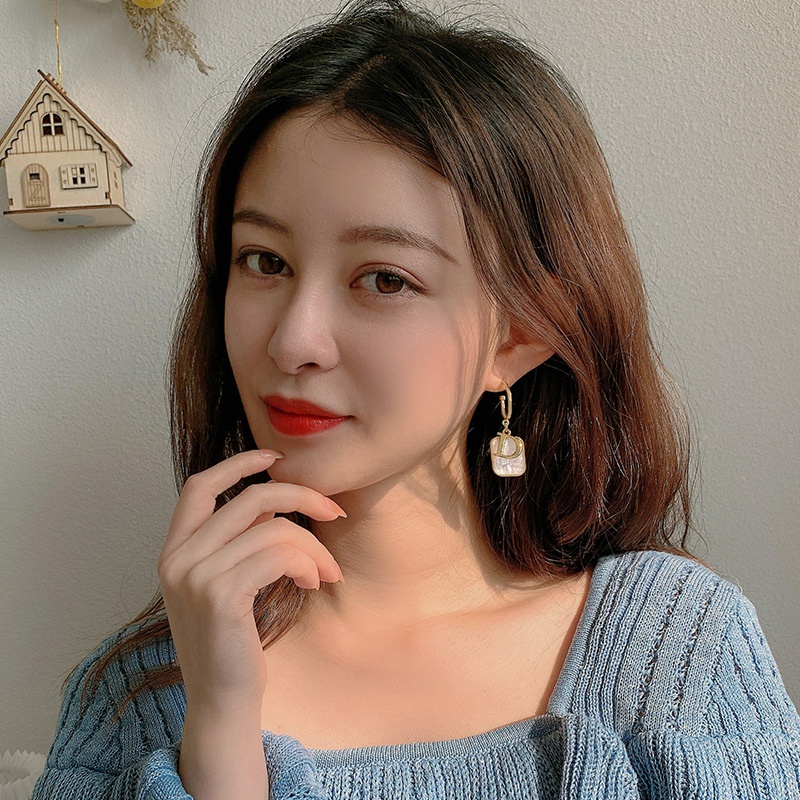 Khuyên tai thiết kế phong cách Hàn Quốc cho nữ