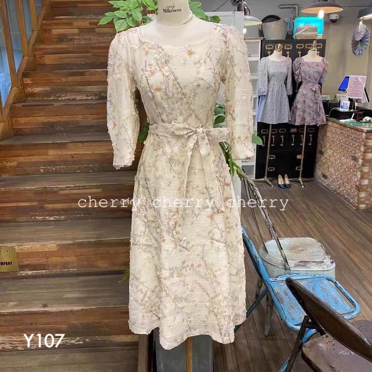 Váy hoa nổi tiểu thư sang trọng tôn giáng