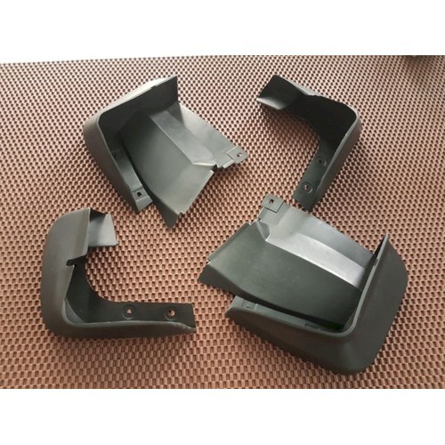Bộ 4 miếng chắn bùn HONDA CIVIC 2008-2011 nhựa đen dẻo cao cấp kèm ốc vít | BigBuy360 - bigbuy360.vn