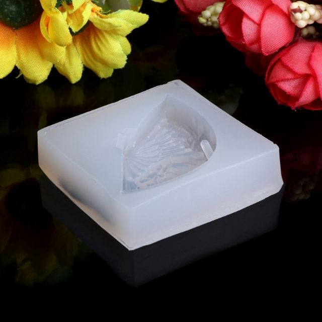 Khuôn silicone hình cánh quạt kiểu ngọc bội.