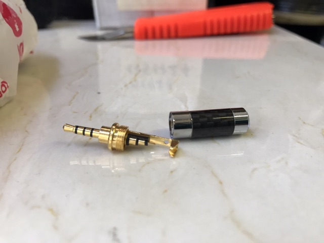 Jack 2.5mm stereo (nhỏ hơn jack 3.5)