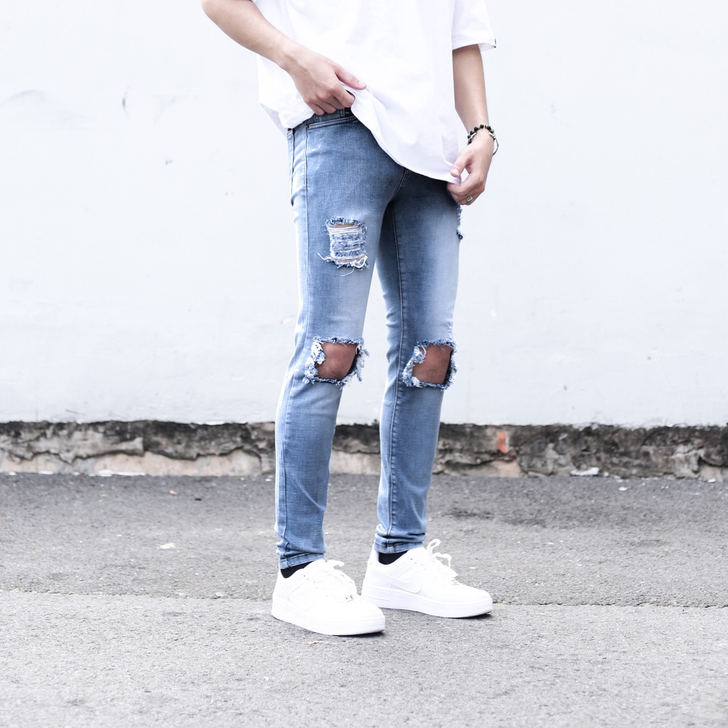 Quần Skinny Jeans Nam-Màu Xanh Nhạt-Rách Gối To-Chất Liệu Cotton Co Giãn-Ống Đứng Dáng-Ống Ôm Chân Chuẩn Skinny