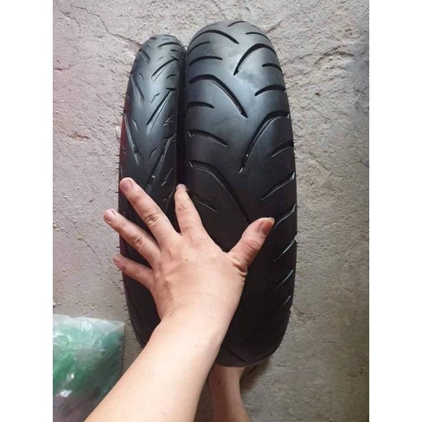Vỏ lốp xe máy hàng chính hãng dành cho mâm 17. kích thước từ 70... đến...140 hàng cũ tháo xe giá rẻ