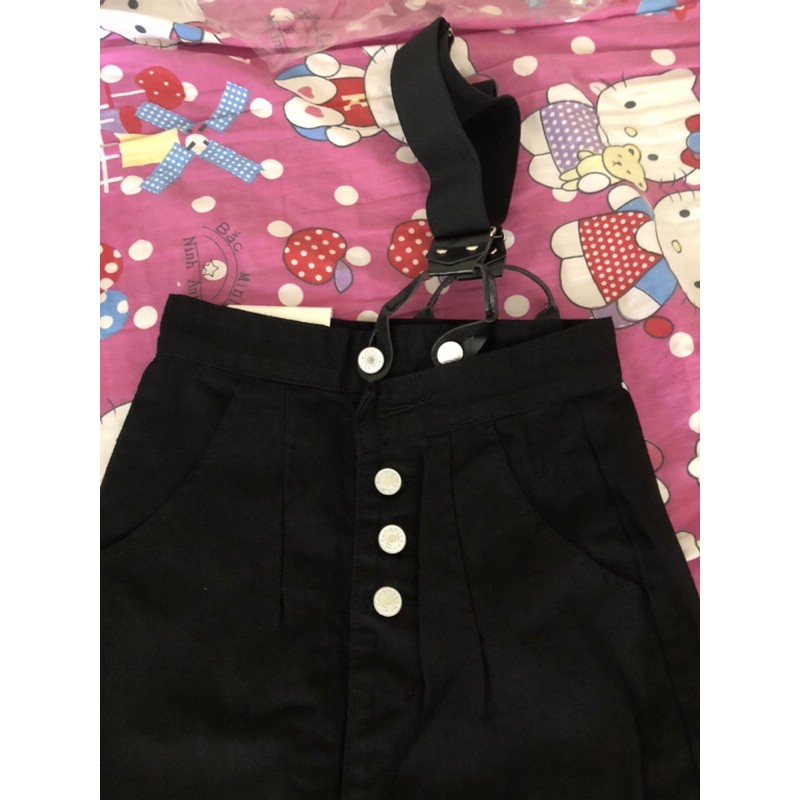 ☘️ Quần yếm đen pass